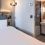 Hotel Campanile Centre Mas-carbonnel