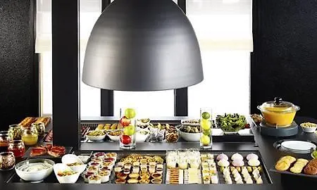 Campanile Centre Mas-carbonnel 3*