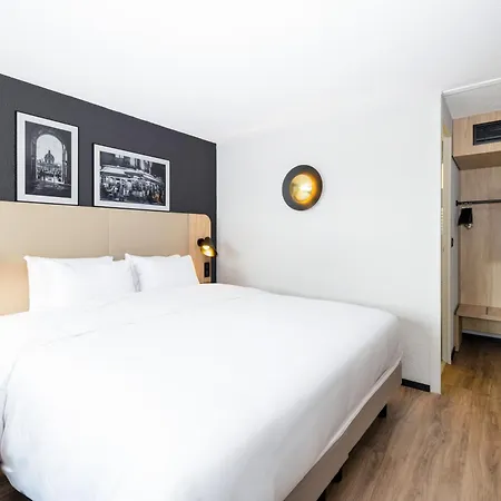 Campanile Centre Mas-carbonnel 3*