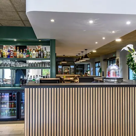 Campanile Centre Mas-carbonnel 3*