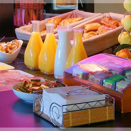 Hotel Campanile Centre Mas-carbonnel 3*