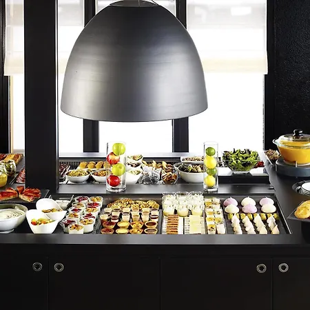 Hotel Campanile Centre Mas-carbonnel 3*