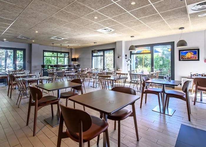 Hotel Campanile Prime - Centre Nîmes